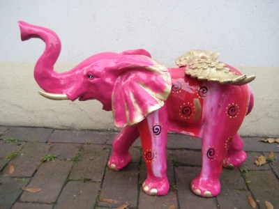 Geflügelter Elefant