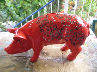 Mini Schwein mit filigranen Ornamenten