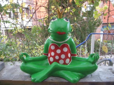 Yoga-Frosch als Prinzessin